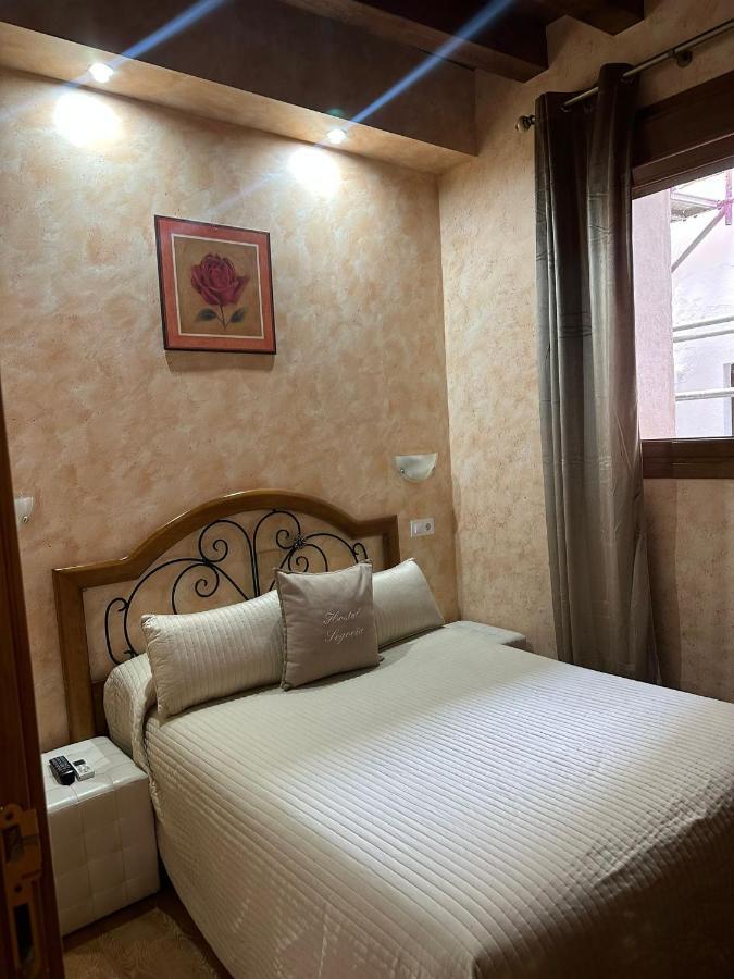 Hostal Segovia Adults Only Exteriör bild