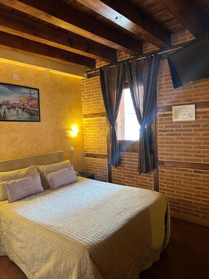 Hostal Segovia Adults Only Exteriör bild