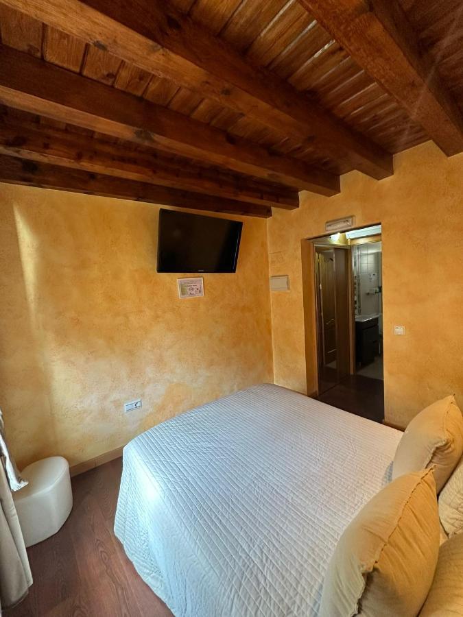 Hostal Segovia Adults Only Exteriör bild