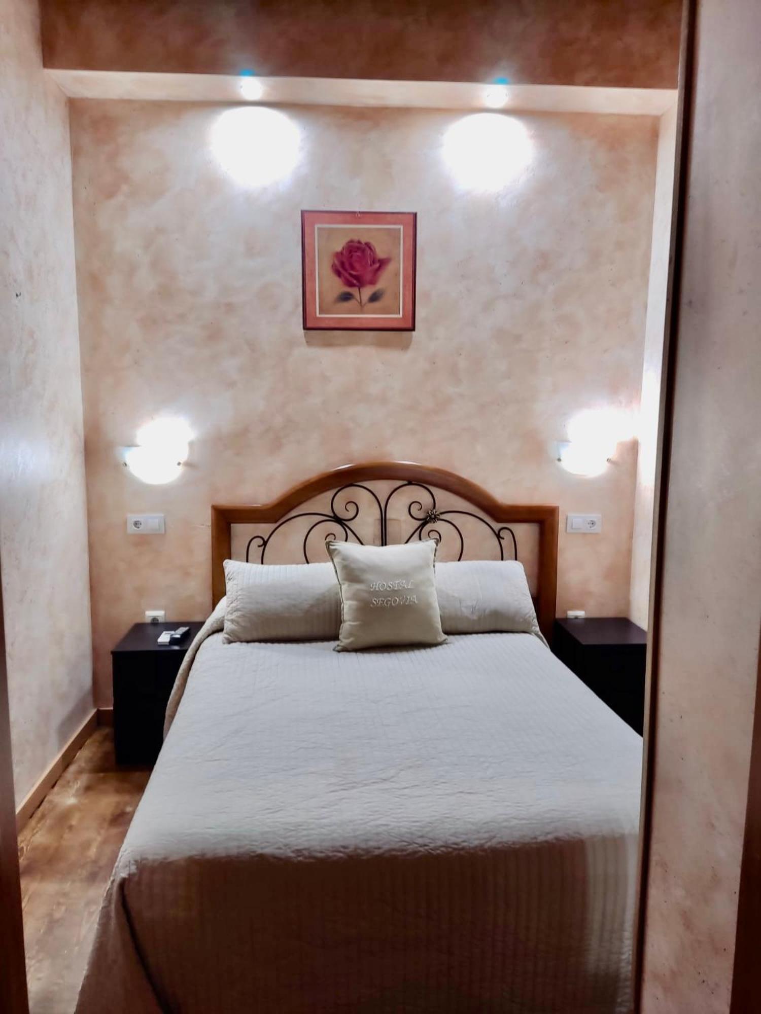 Hostal Segovia Adults Only Exteriör bild