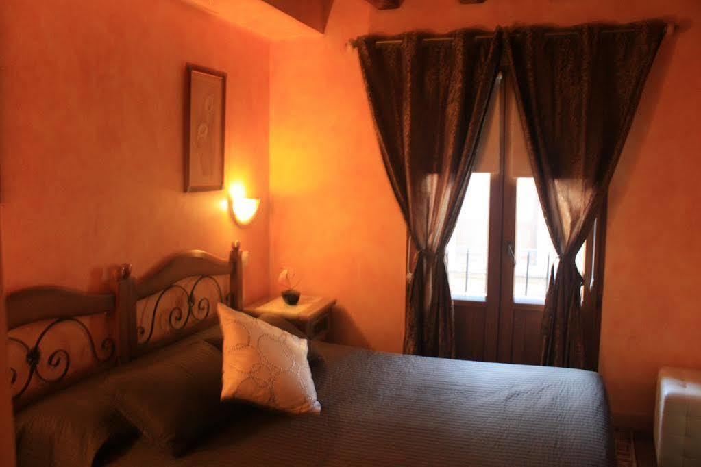 Hostal Segovia Adults Only Exteriör bild